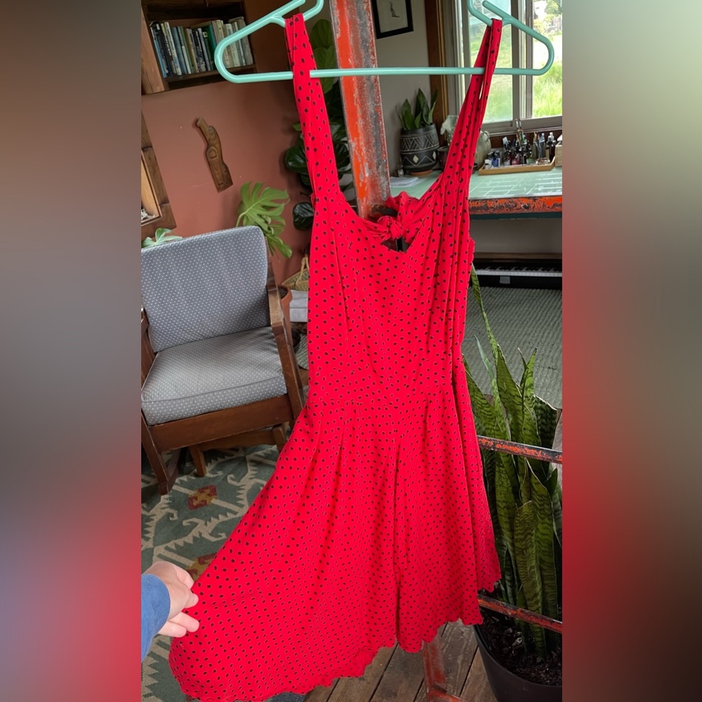 Polka dot dress, backless tie
